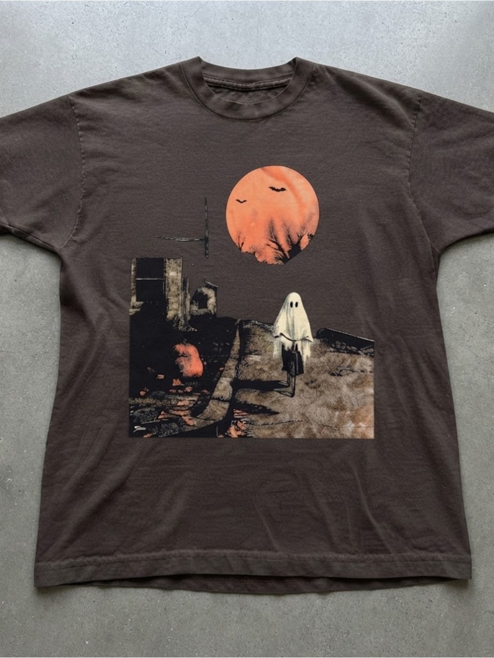 Gildan Ghost Riding Bike Graphic T-Shirt Halloween Brown Tee